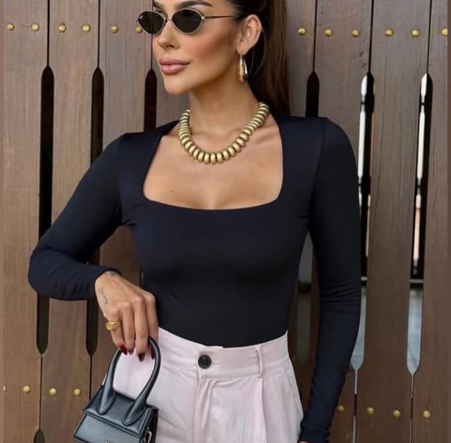 Body decote quadrado